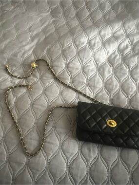 NWOT Black Quilted Chain Belt Bag